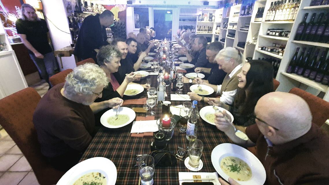 ... dürfen wir reinhauen ??